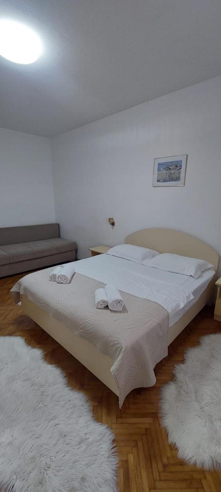 Apartment Toncica Omiš Esterno foto