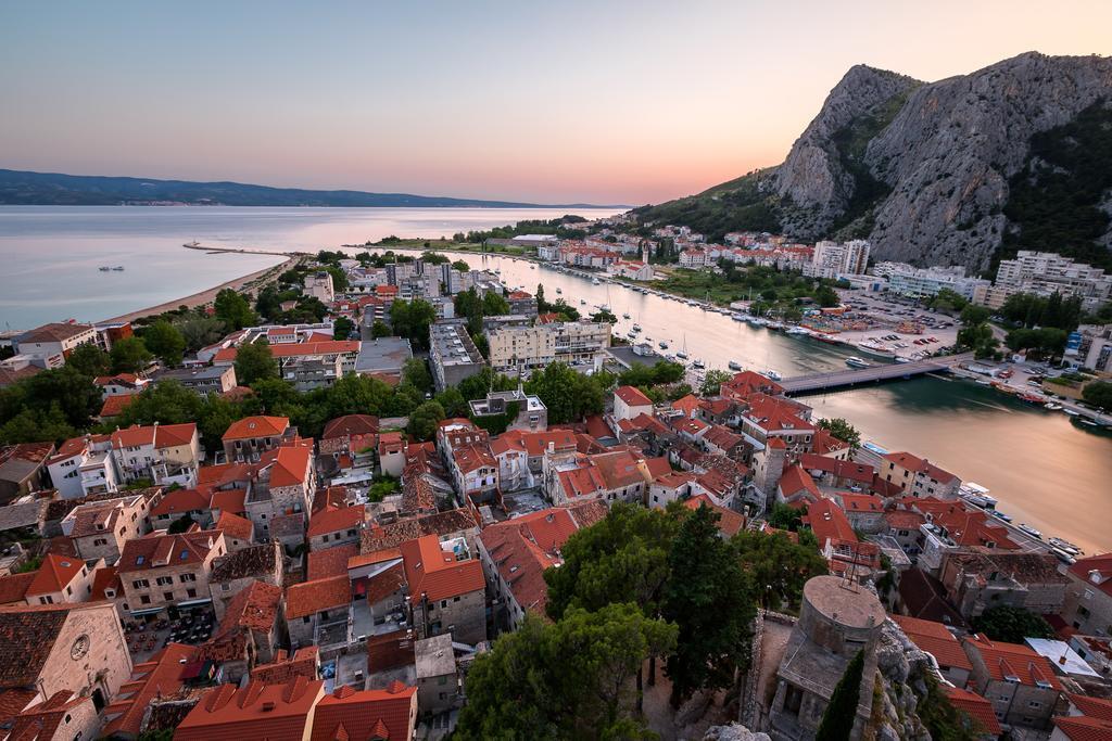 Apartment Toncica Omiš Esterno foto