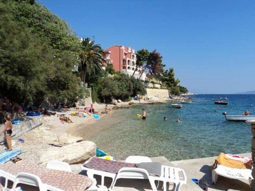 Apartment Toncica Omiš Esterno foto